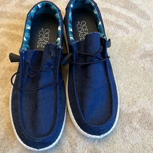 Men’s Ocean and Coast slip on shoes. Size 9